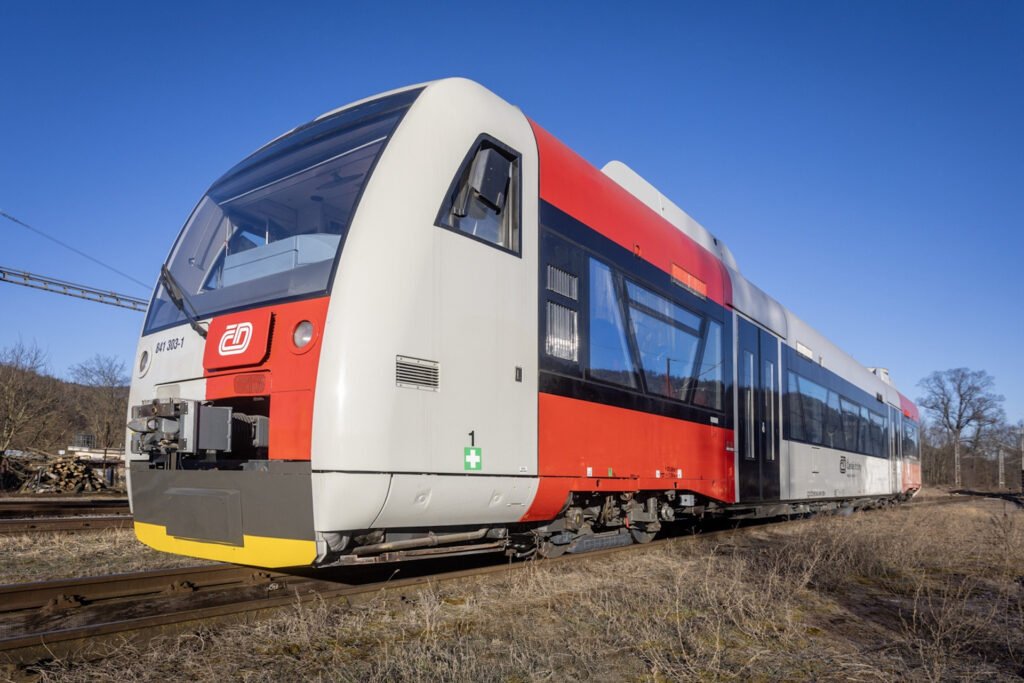 Motorový vůz řady 841.3 dopravce České dráhy
