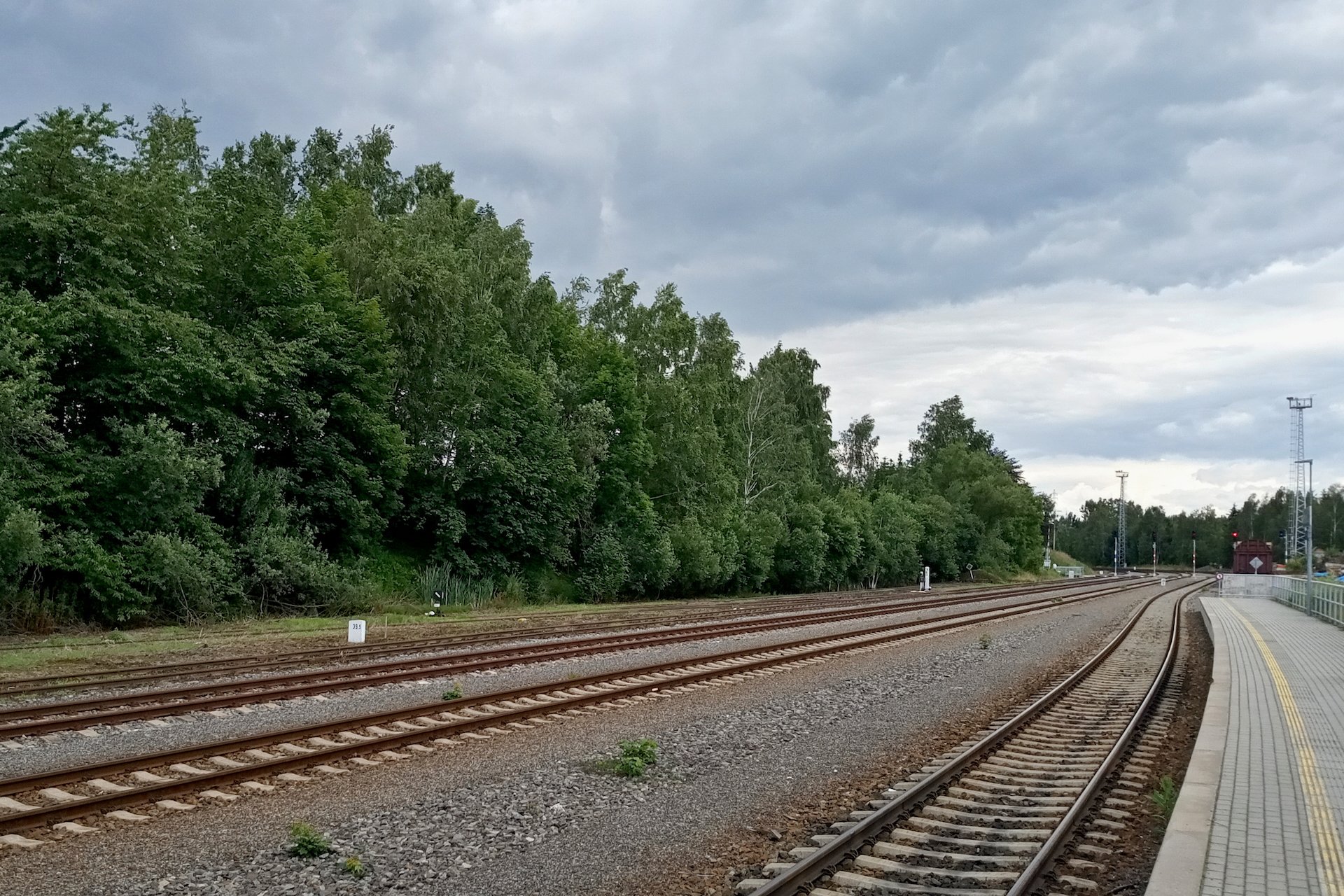 Kolejiště železniční stanice Hlinsko v Čechách ve směru na Pardubice