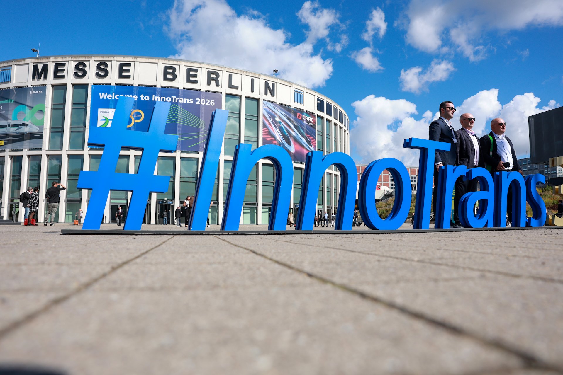 Vstup na veletrh InnoTrans 2026 na výstavišti Messe Berlin s velkým logem InnoTrans