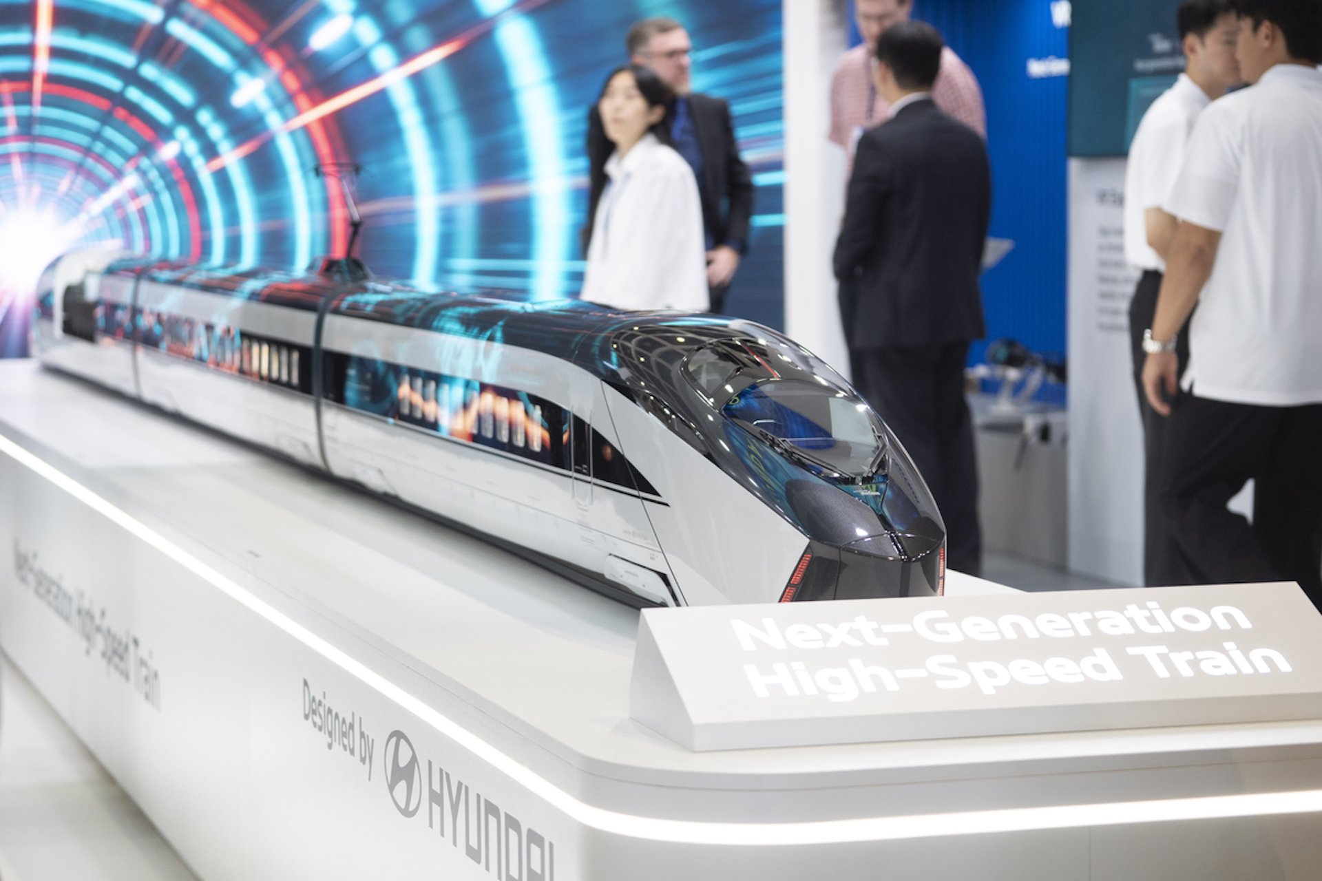 Koncept nové generace vysokorychlostního vlaku Hyundai Rotem vystavený na veletrhu InnoTrans 2026 v Berlíně