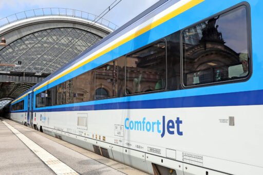 Souprava ComfortJet Českých drah na nádraží, ilustrační snímek k nabídce jízdenek Interrail